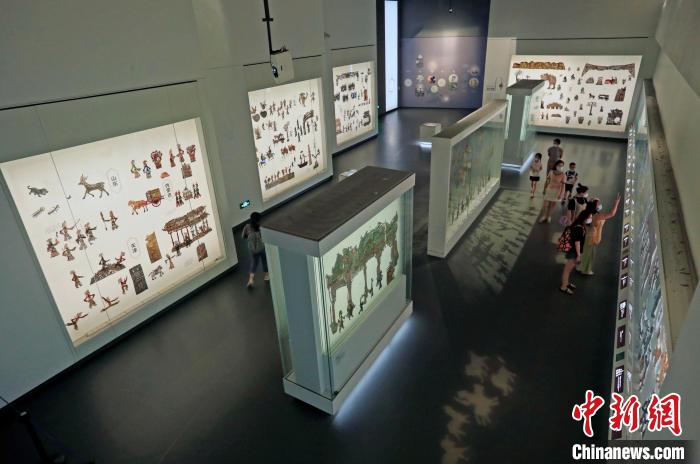 四川皮影复兴：光影中传承民间艺术之美