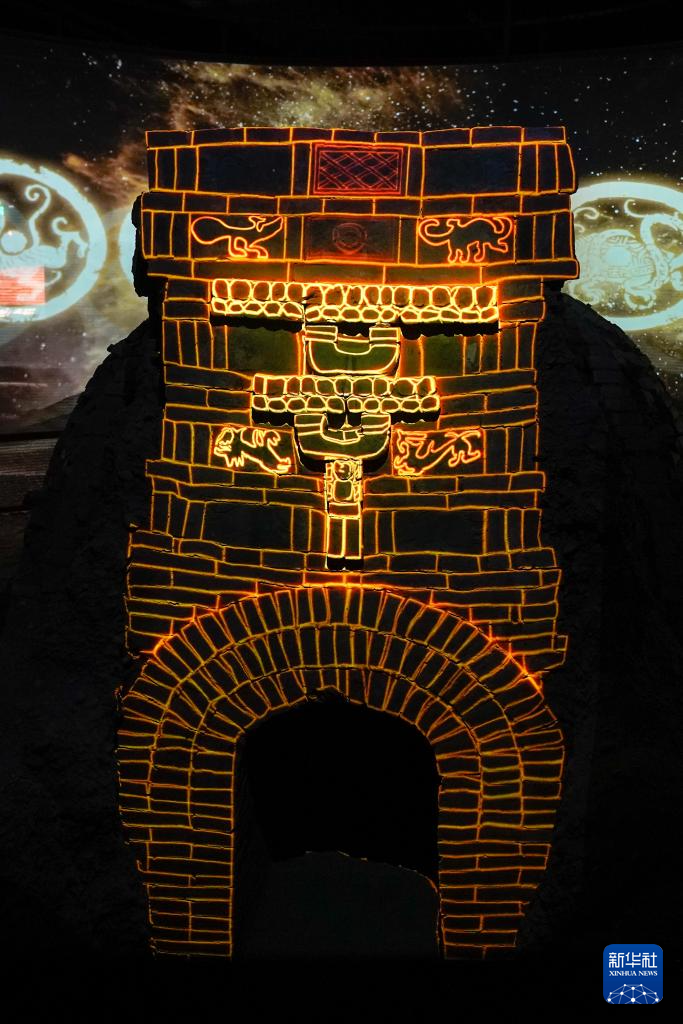  7月15日，新疆库车市龟兹魏晋古墓遗址博物馆通过声光电等数字化手段，让观众更直观了解文物。